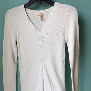 Comfortable DKNY White Sweater